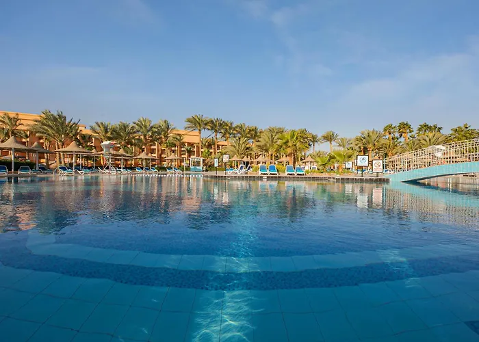 Giftun Azur Resort 3*
